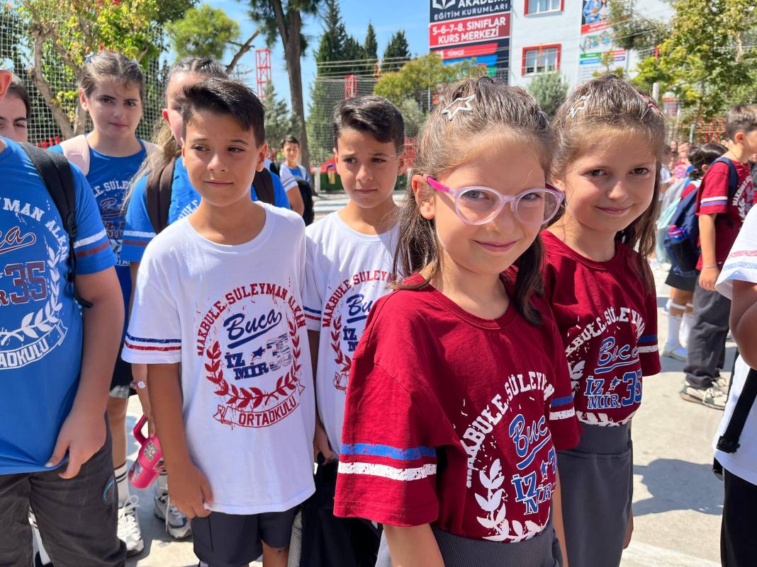 İzmir’deki bu okulda 27 çift ikiz var! Adı ikizler okuluna çıktı 1